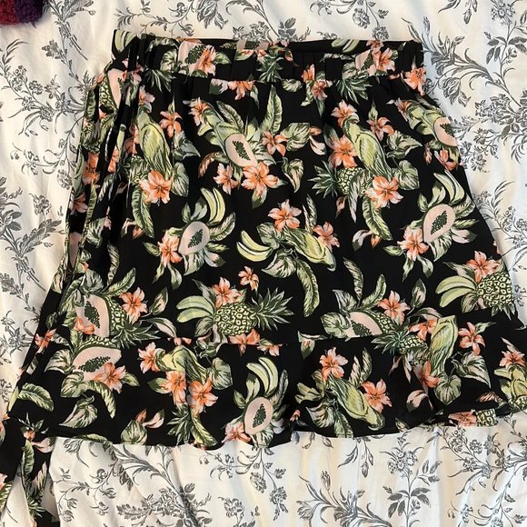 H&M Wrap Skirt - Picture 2 of 3